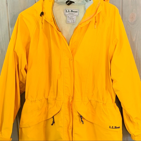ll bean stowaway jacket